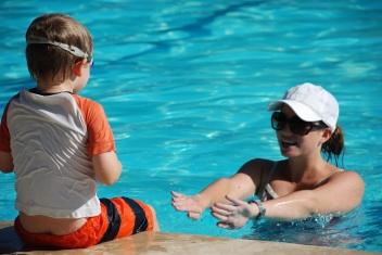 2009-08-20-03 IAN SWIM LESSON.jpg
